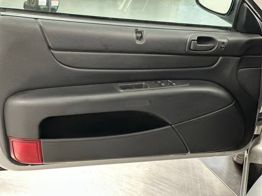 2004 Chrysler Sebring LXi