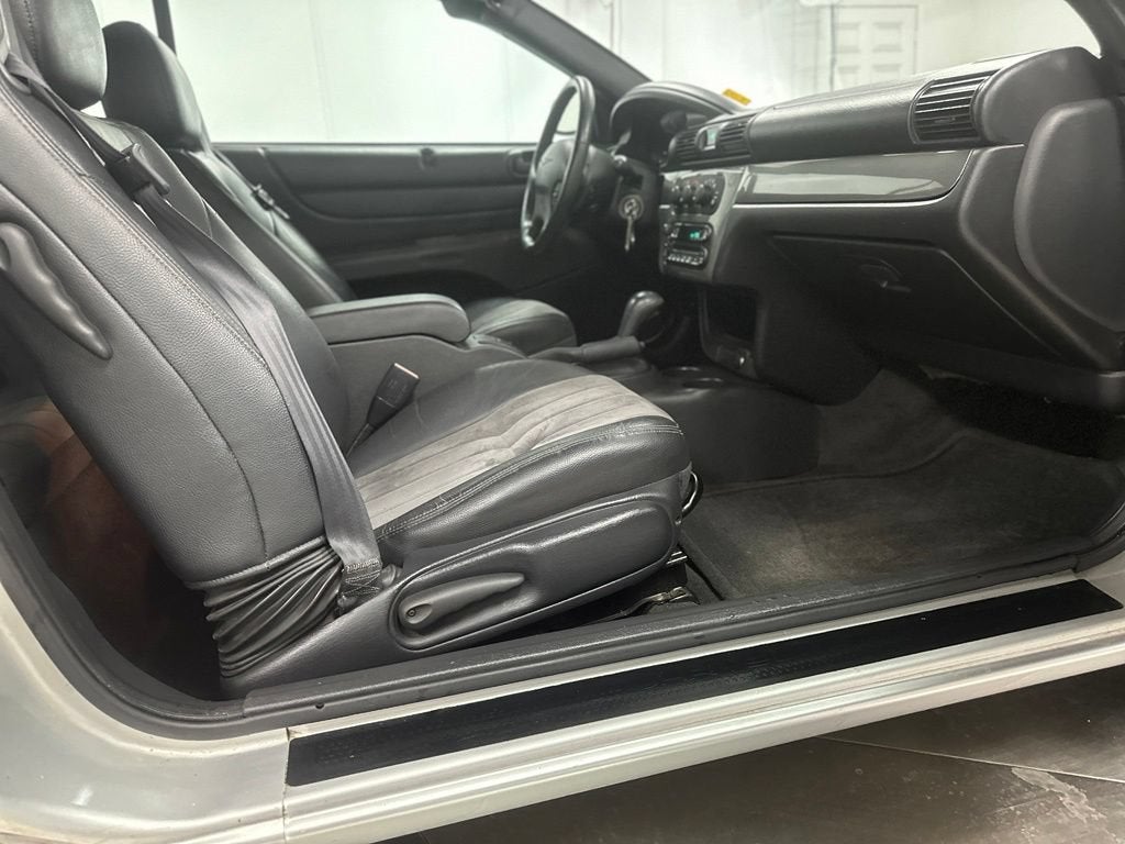 2004 Chrysler Sebring LXi
