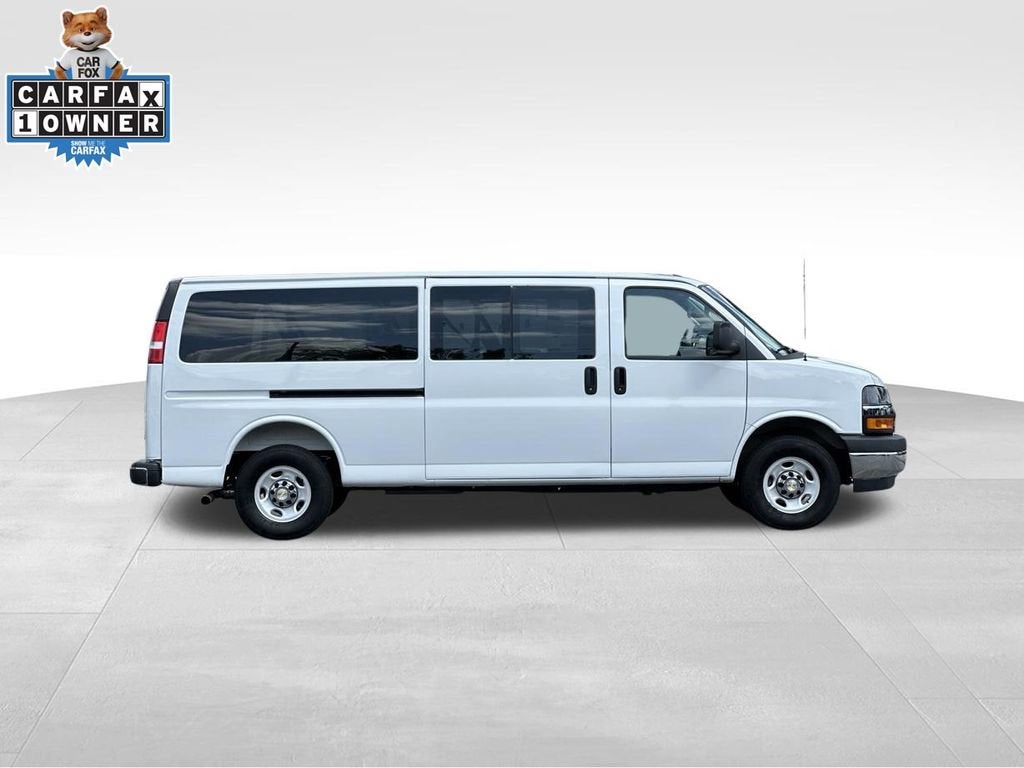 2025 Chevrolet Express Passenger 1LT