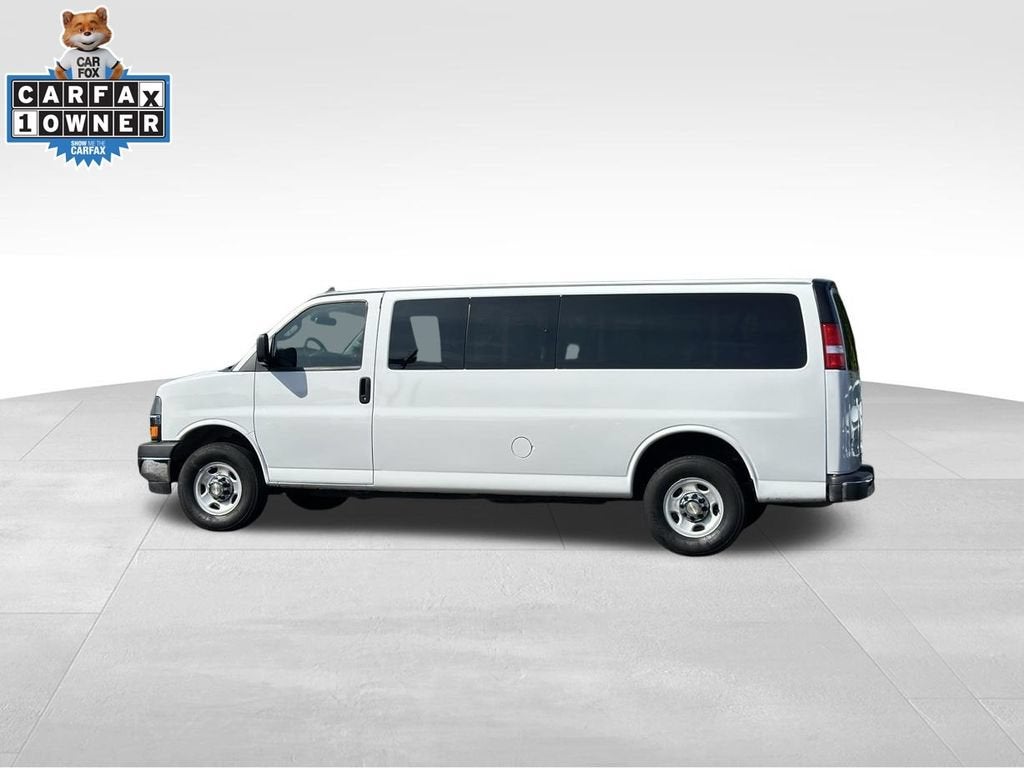 2024 Chevrolet Express Passenger 3500 1LT
