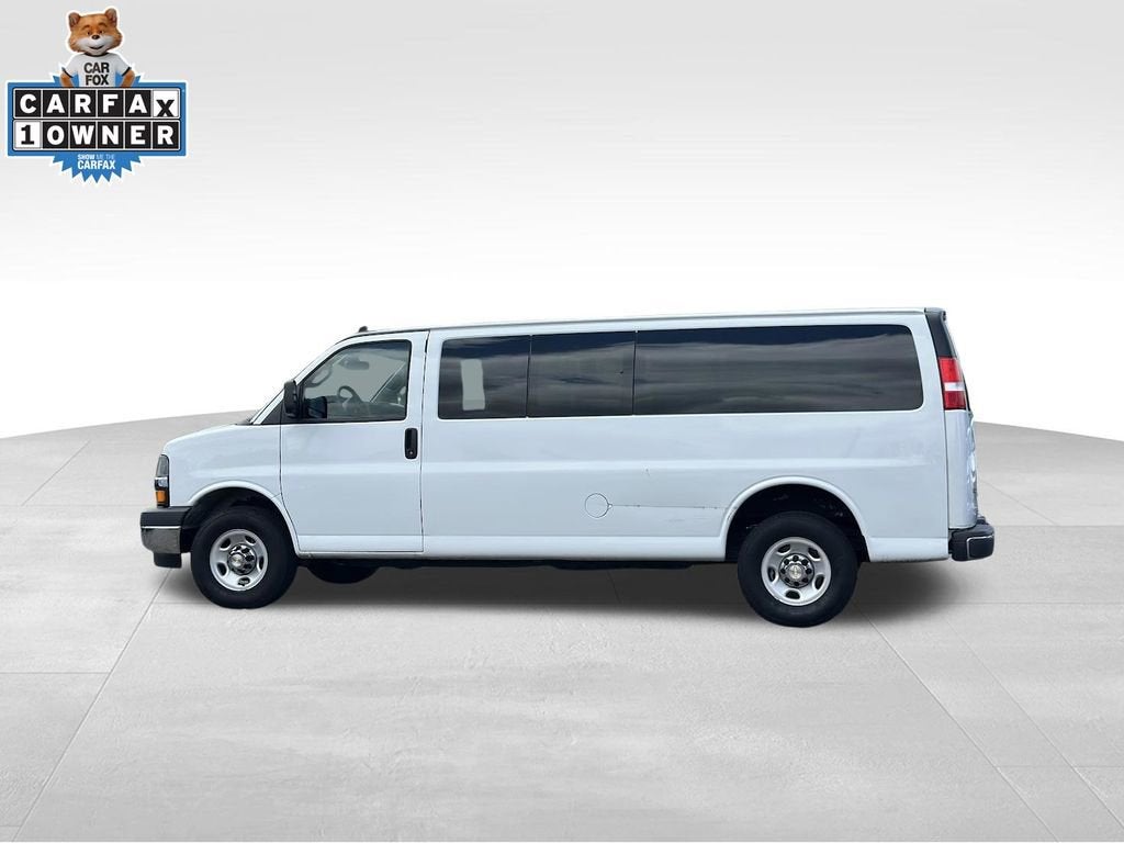 2024 Chevrolet Express Passenger 3500 1LT