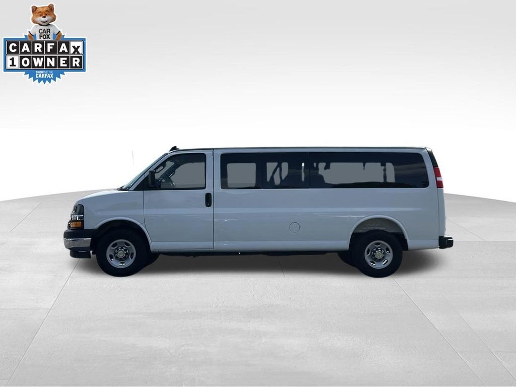 2025 Chevrolet Express Passenger 1LT