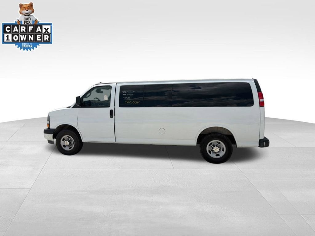 2025 Chevrolet Express Passenger 1LT