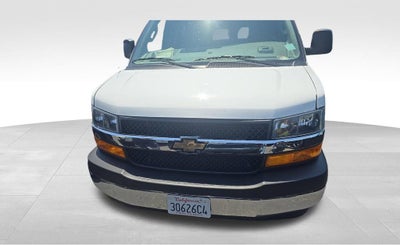 2025 Chevrolet Express Passenger 1LT