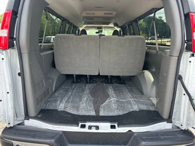 2025 Chevrolet Express Passenger 1LT