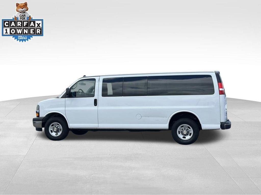2025 Chevrolet Express Passenger 1LT