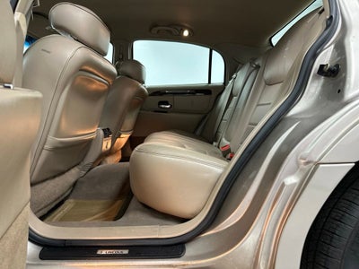 2001 Lincoln Town Car Executive