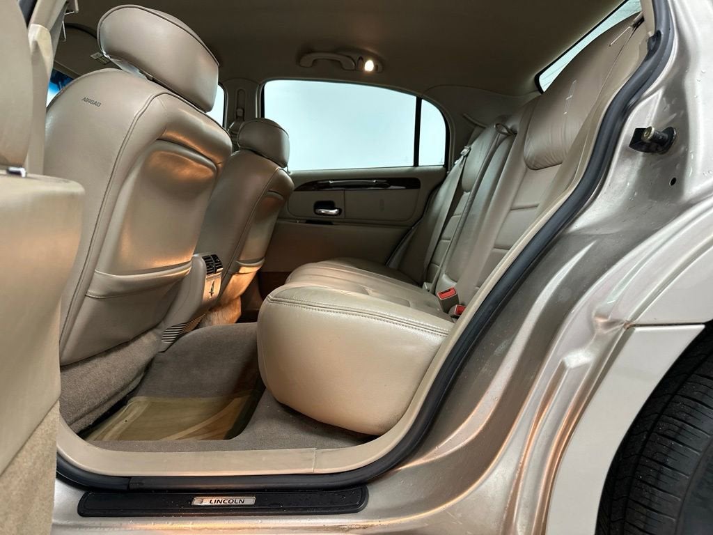 2001 Lincoln Town Car Executive