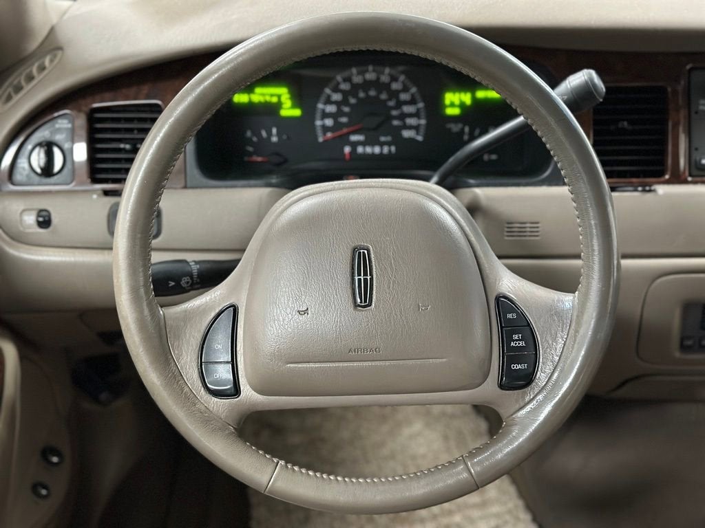 2001 Lincoln Town Car Executive