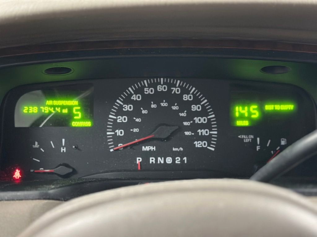 2001 Lincoln Town Car Executive