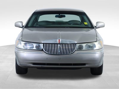 2001 Lincoln Town Car Executive