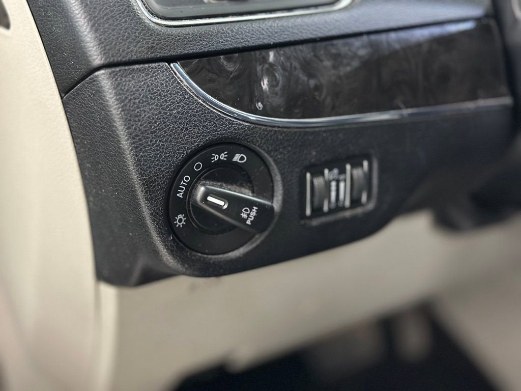 2014 Chrysler Town & Country Touring