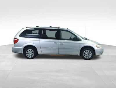 2005 Chrysler Town & Country Limited