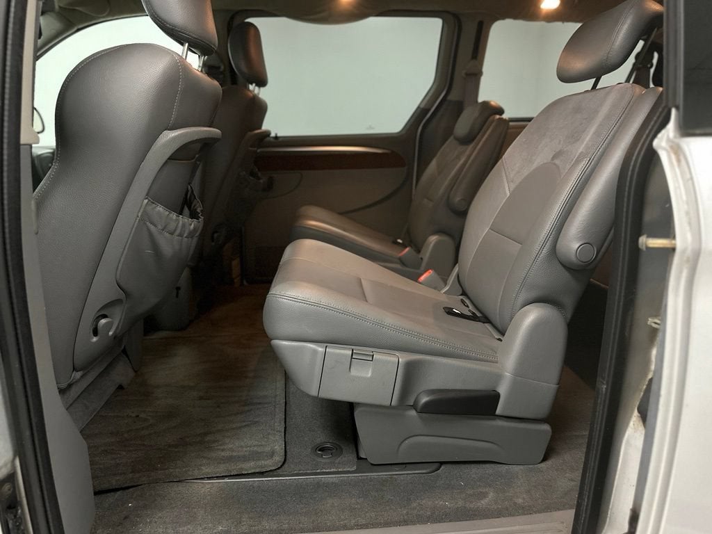 2005 Chrysler Town & Country Limited
