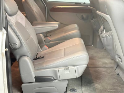 2005 Chrysler Town & Country Limited