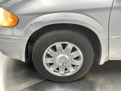 2005 Chrysler Town & Country Limited