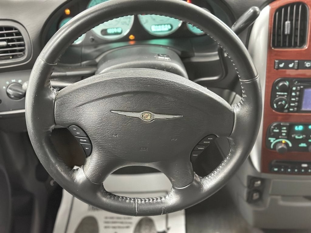 2005 Chrysler Town & Country Limited
