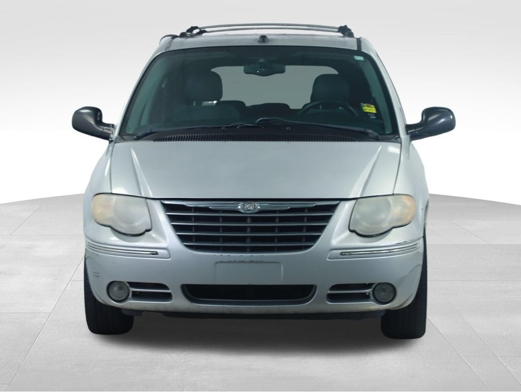 2005 Chrysler Town & Country Limited