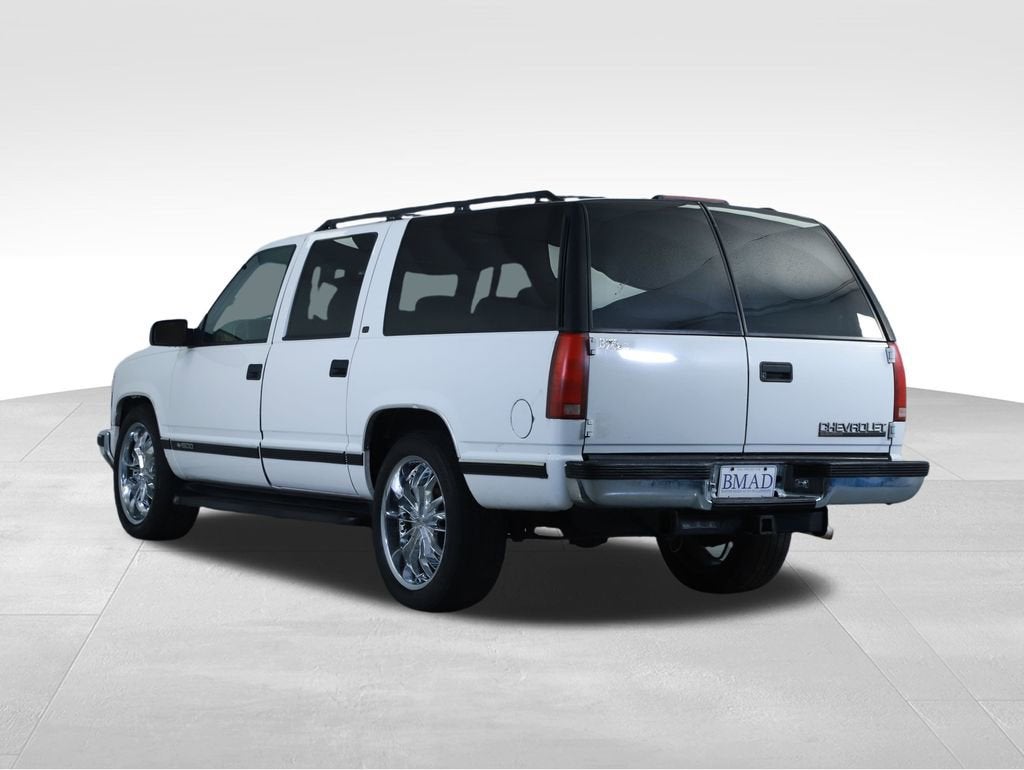 1999 Chevrolet Suburban Base