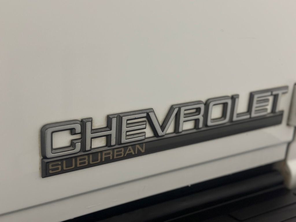 1999 Chevrolet Suburban Base