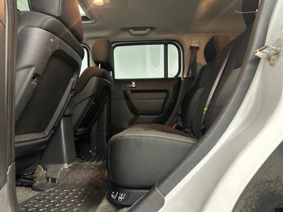 2006 HUMMER H3 Base
