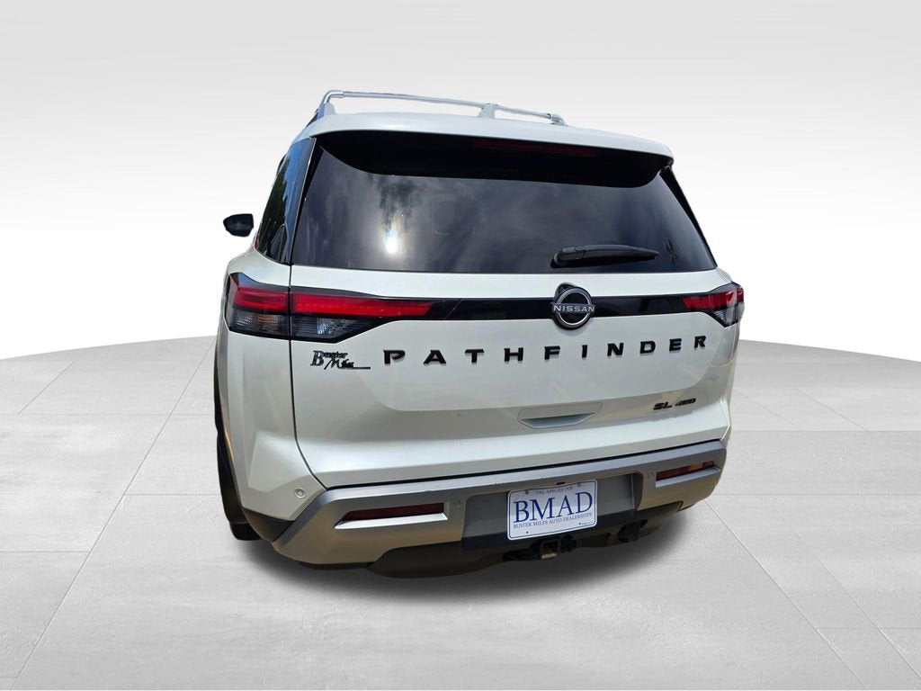 2024 Nissan Pathfinder SL