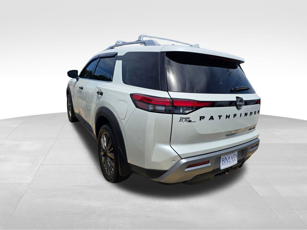 2024 Nissan Pathfinder SL