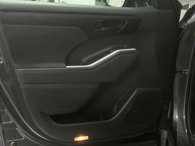 2025 Toyota Highlander LE