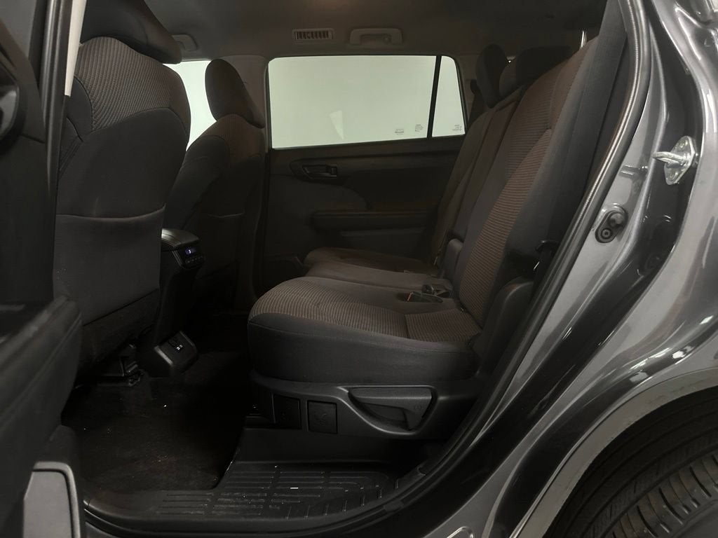 2025 Toyota Highlander LE