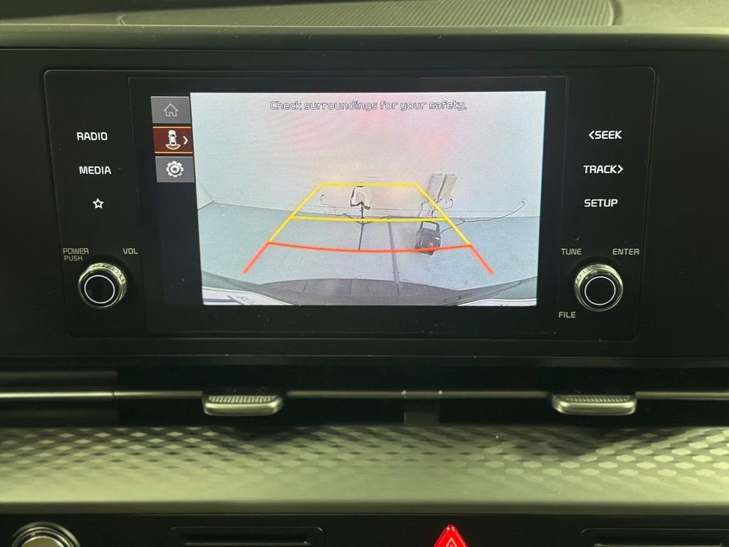 2024 Kia Carnival LX