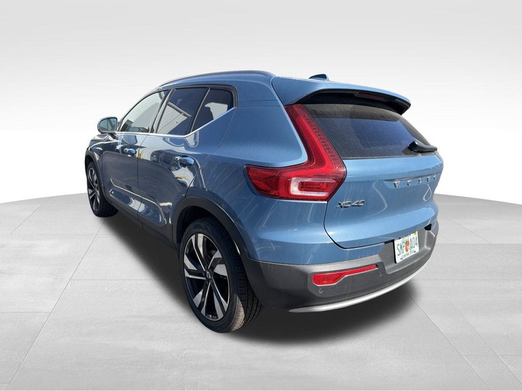 2024 Volvo XC40 Core Bright Theme