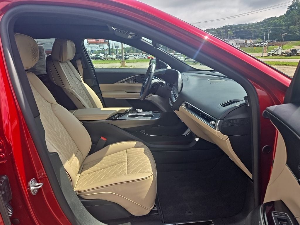 2024 Cadillac LYRIQ Sport