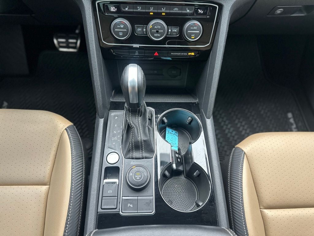 2022 Volkswagen Atlas Cross Sport 2.0T SEL R-Line