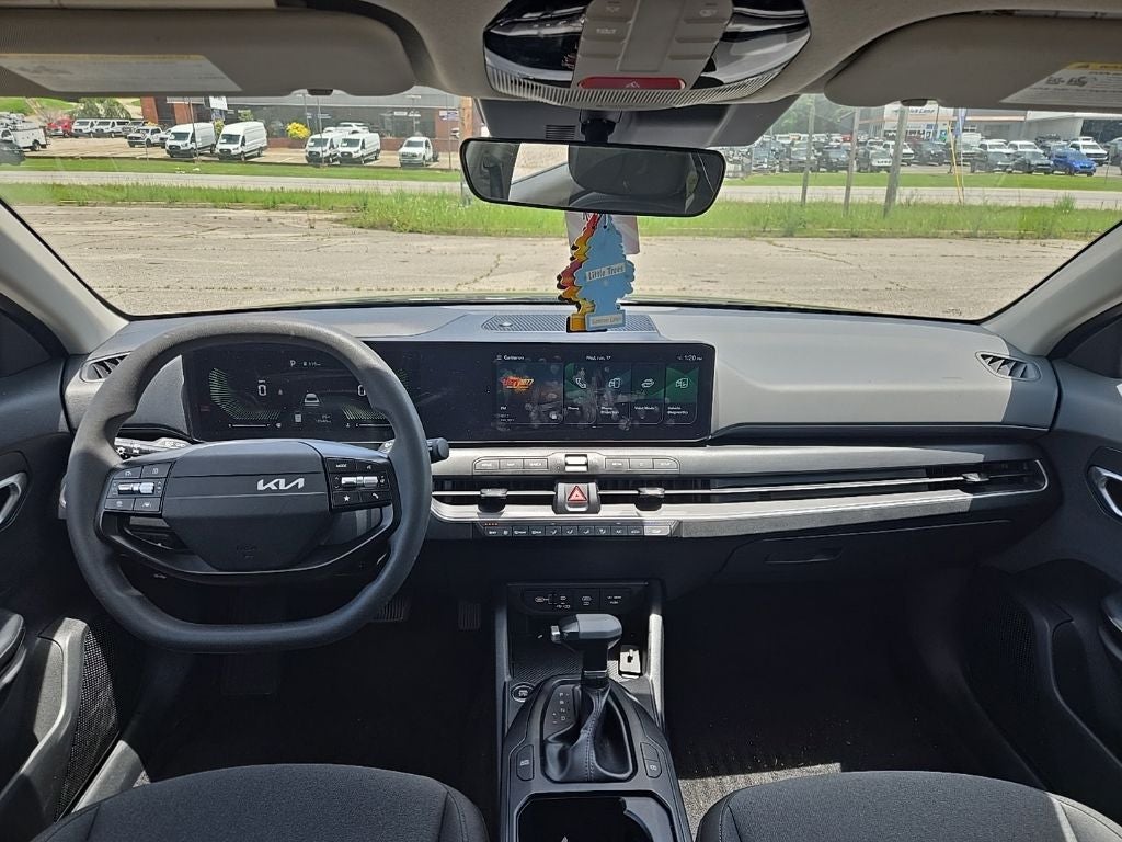 2025 Kia K4 LX