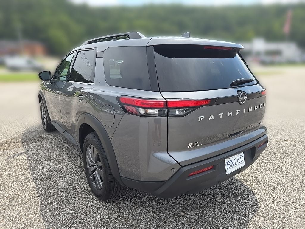 2024 Nissan Pathfinder SV