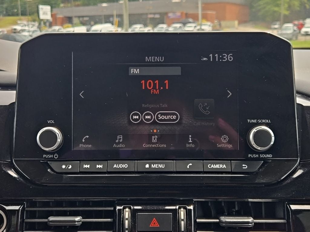 2024 Nissan Pathfinder SV