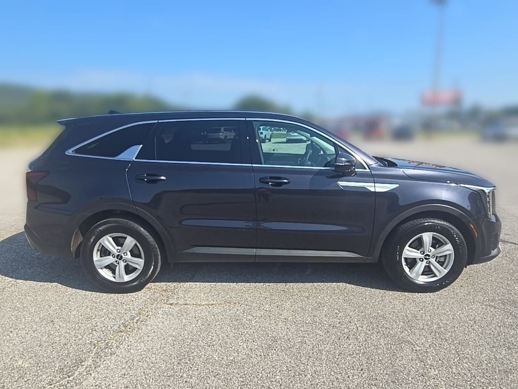 2025 Kia Sorento LX
