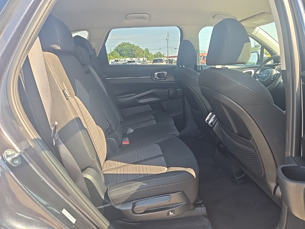 2025 Kia Sorento LX