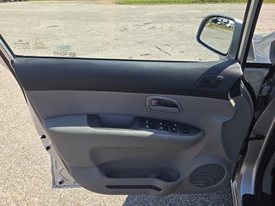 2009 Kia Rondo LX