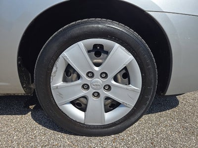 2009 Kia Rondo LX