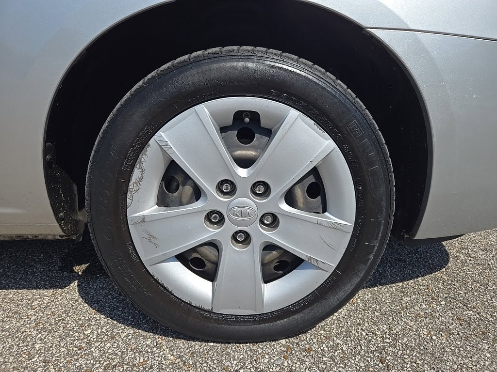 2009 Kia Rondo LX