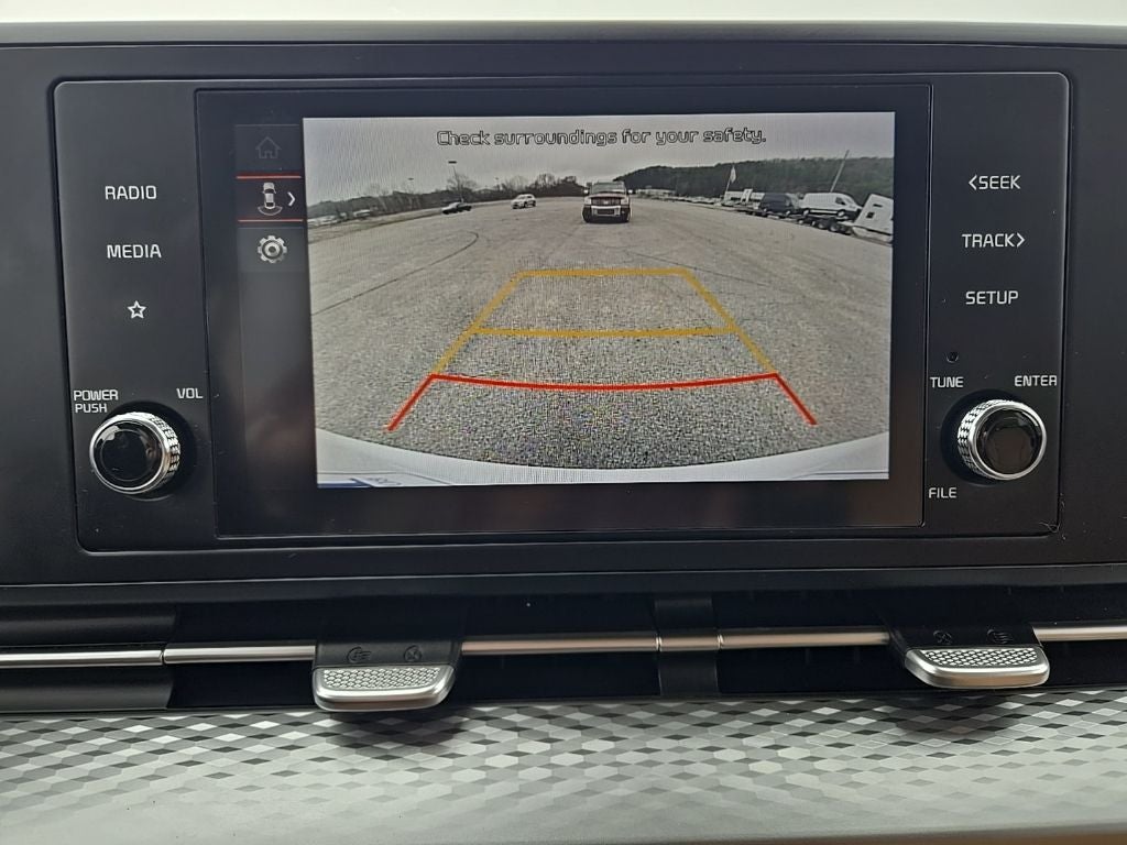 2024 Kia Carnival LX