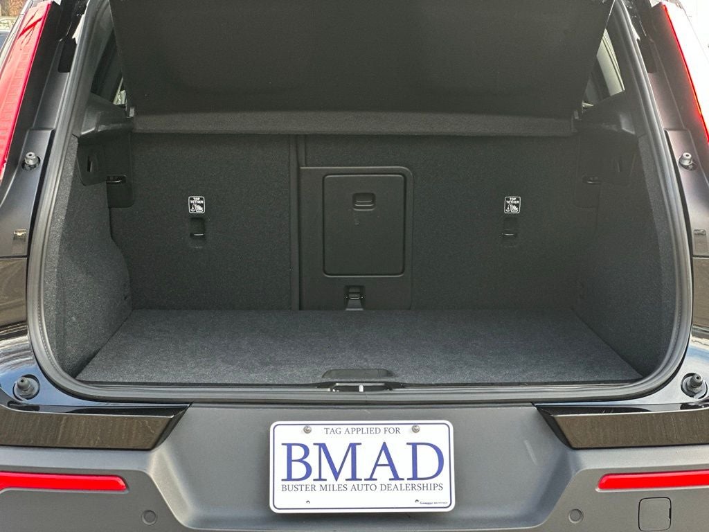 2024 Volvo XC40 B5 Core