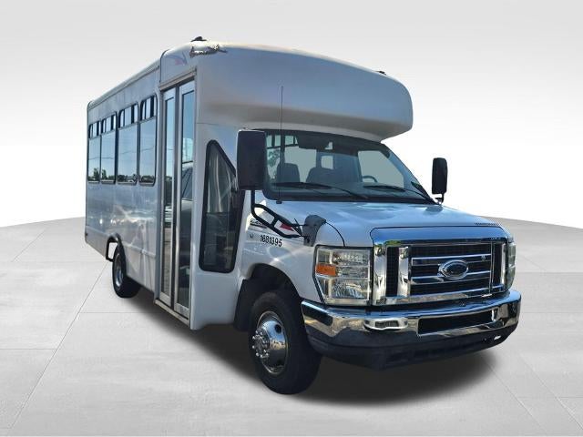2008 Ford E-350SD Starcraft Bus