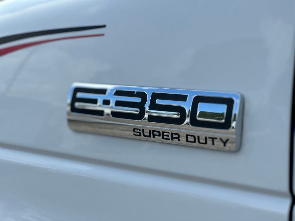 2008 Ford E-350SD Starcraft Bus
