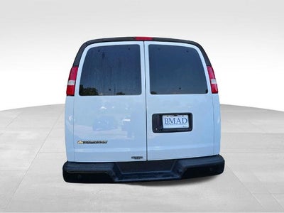 2022 Chevrolet Express 3500 LS Passenger