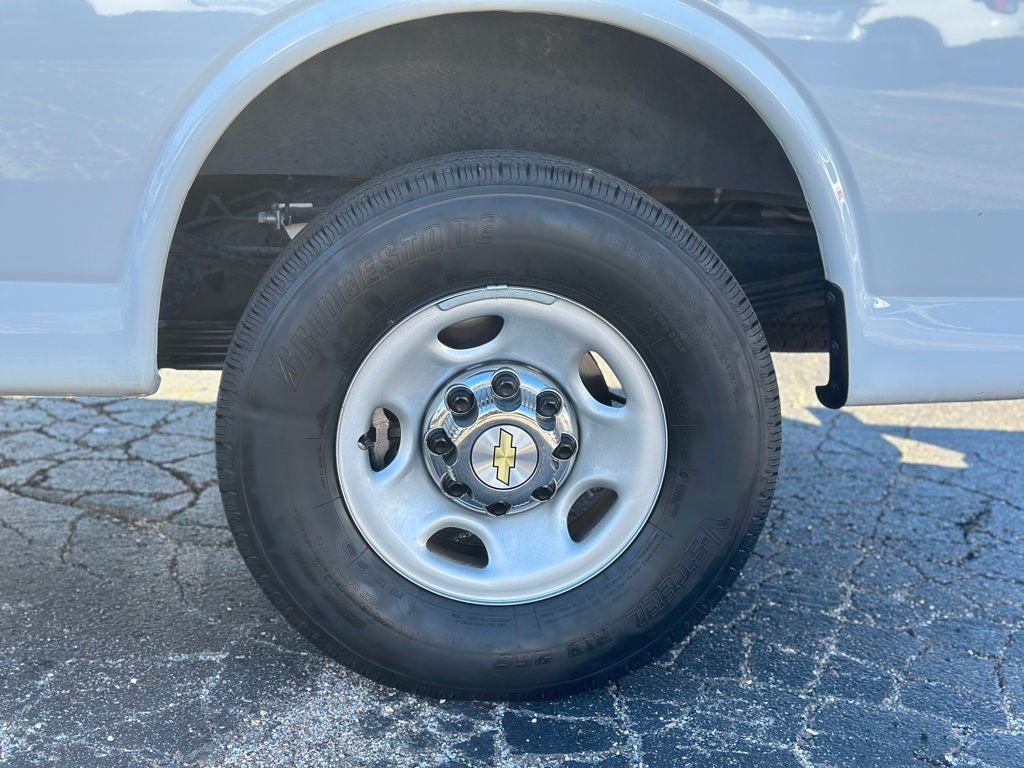 2024 Chevrolet Express 3500 LT Passenger