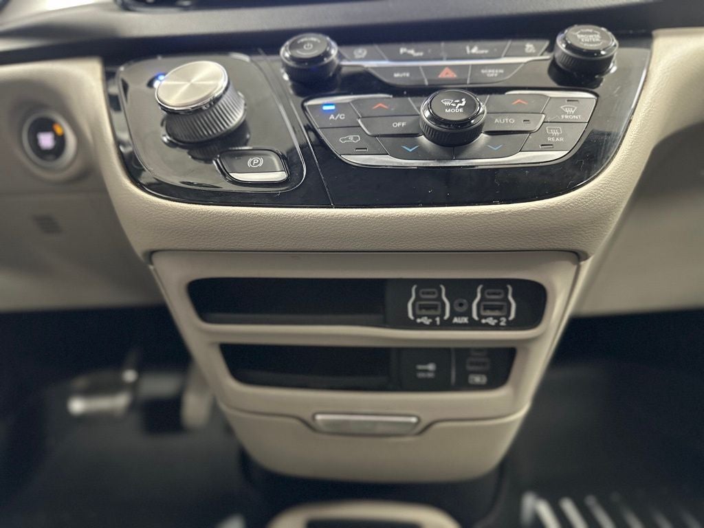 2022 Chrysler Pacifica Touring L