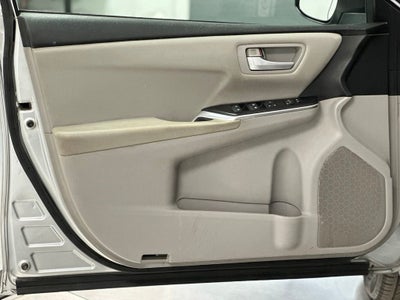 2016 Toyota Camry SE