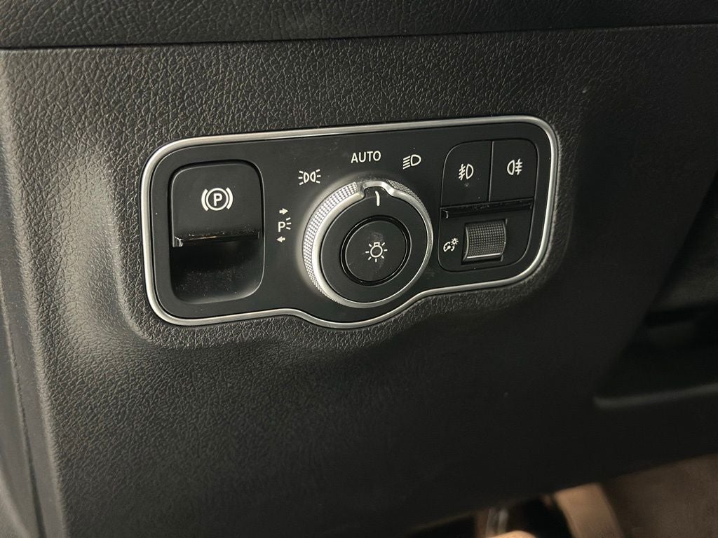 2025 Mercedes-Benz GLB GLB 250